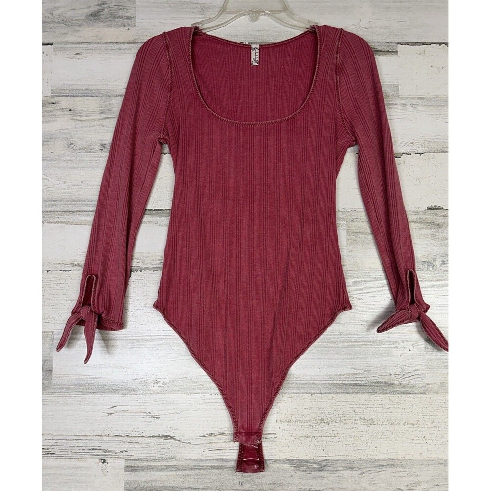 Free People Women's Medium Dusty Rose‎ Ribbed Long Sleeve One Piece Bodysuit